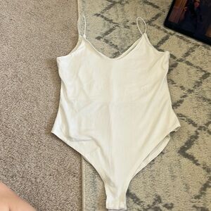 🦄White bodysuit ❄️